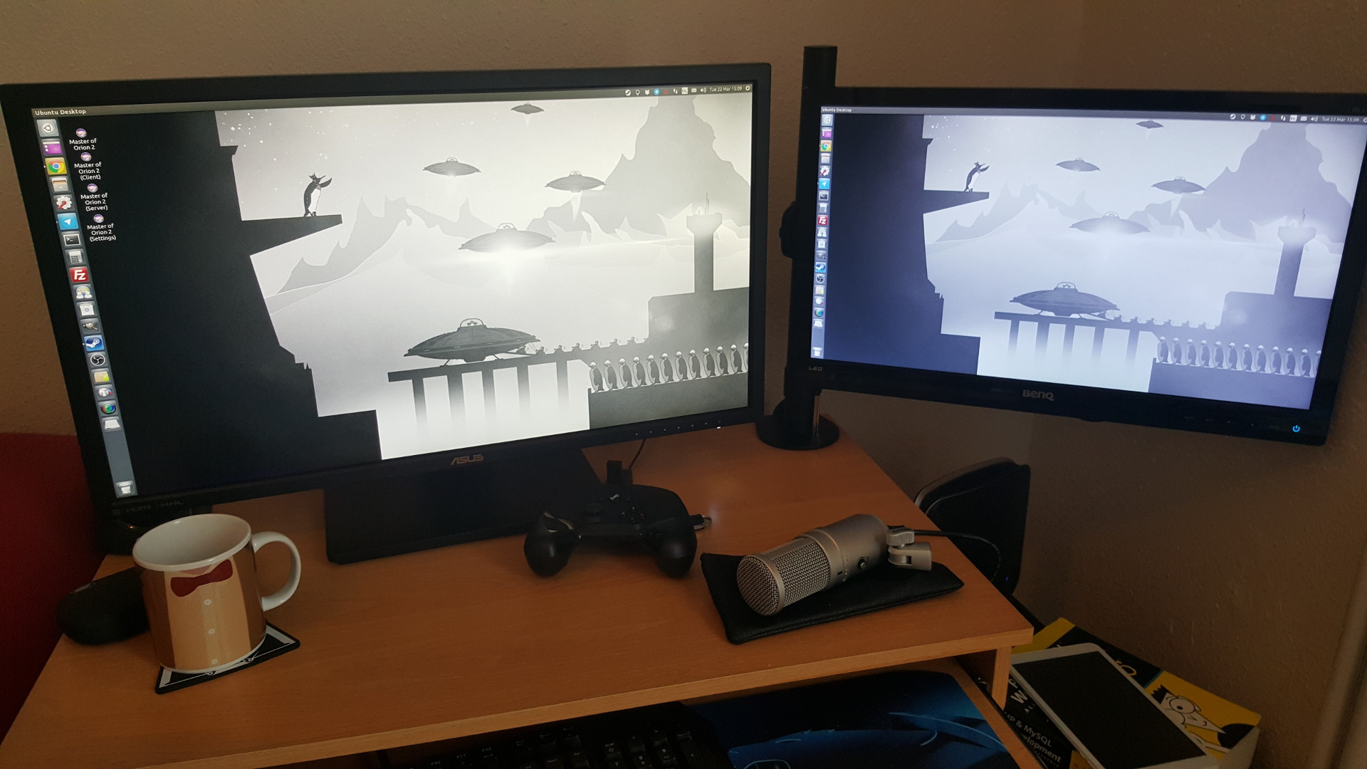 Want To Use Dual Monitors But Don T Have Enough Desk Space I
